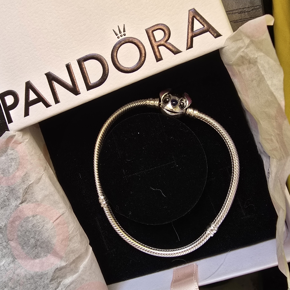 PANDORA Silver 8-8.5" Bracelet With Official DISNEY STITCH Closure. New In Box.